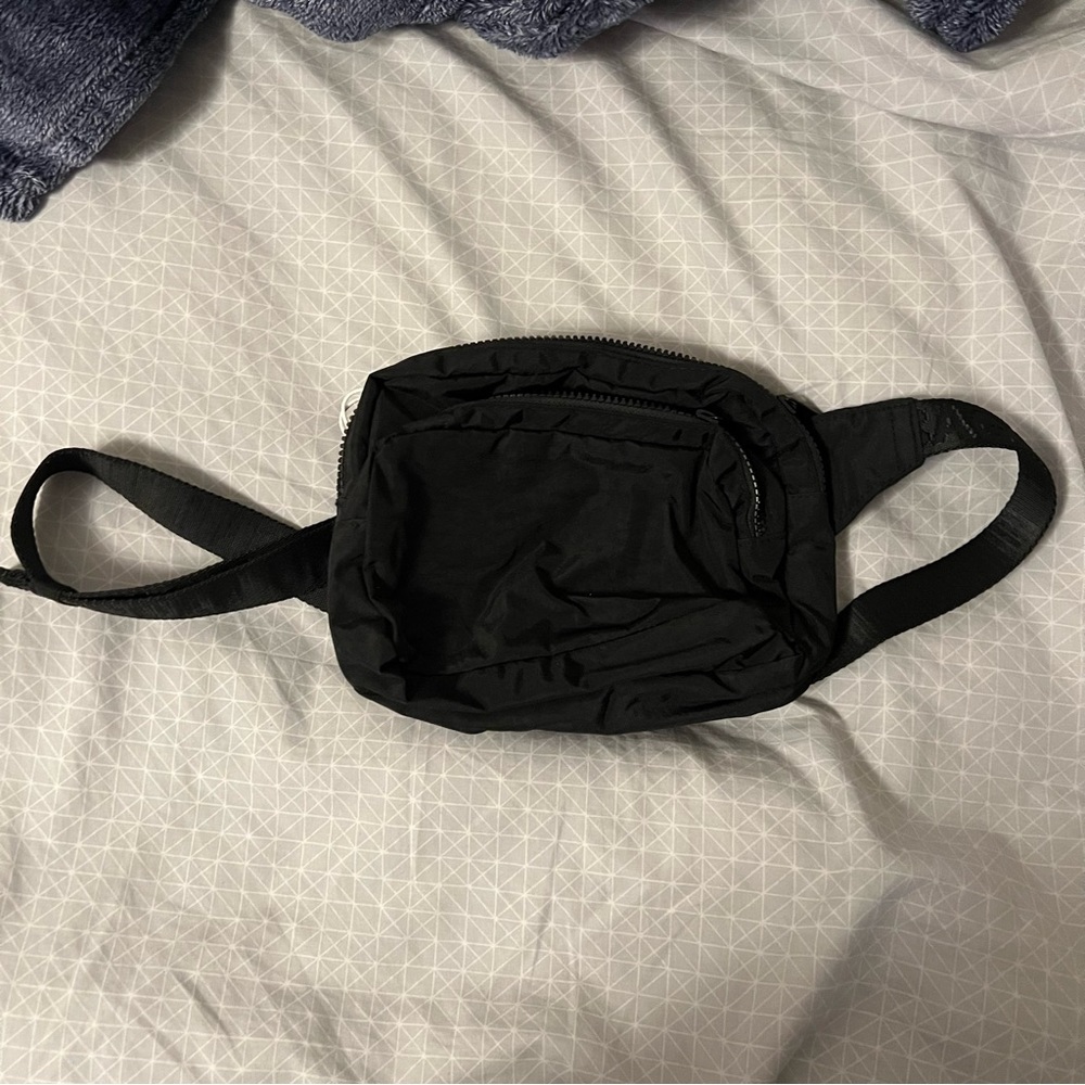 Baggu NWT Fanny pack